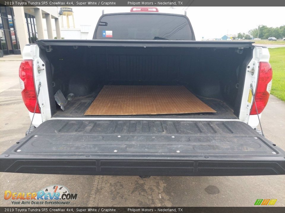 2019 Toyota Tundra SR5 CrewMax 4x4 Super White / Graphite Photo #24