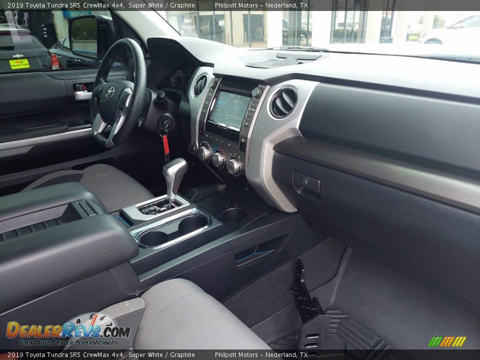 2019 Toyota Tundra SR5 CrewMax 4x4 Super White / Graphite Photo #29