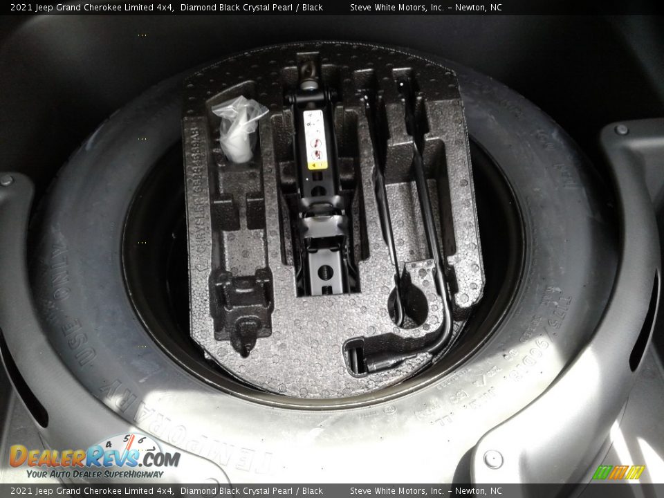 2021 Jeep Grand Cherokee Limited 4x4 Diamond Black Crystal Pearl / Black Photo #15