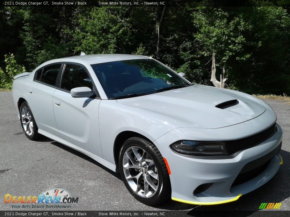 Front 3/4 View of 2021 Dodge Charger GT Photo #5