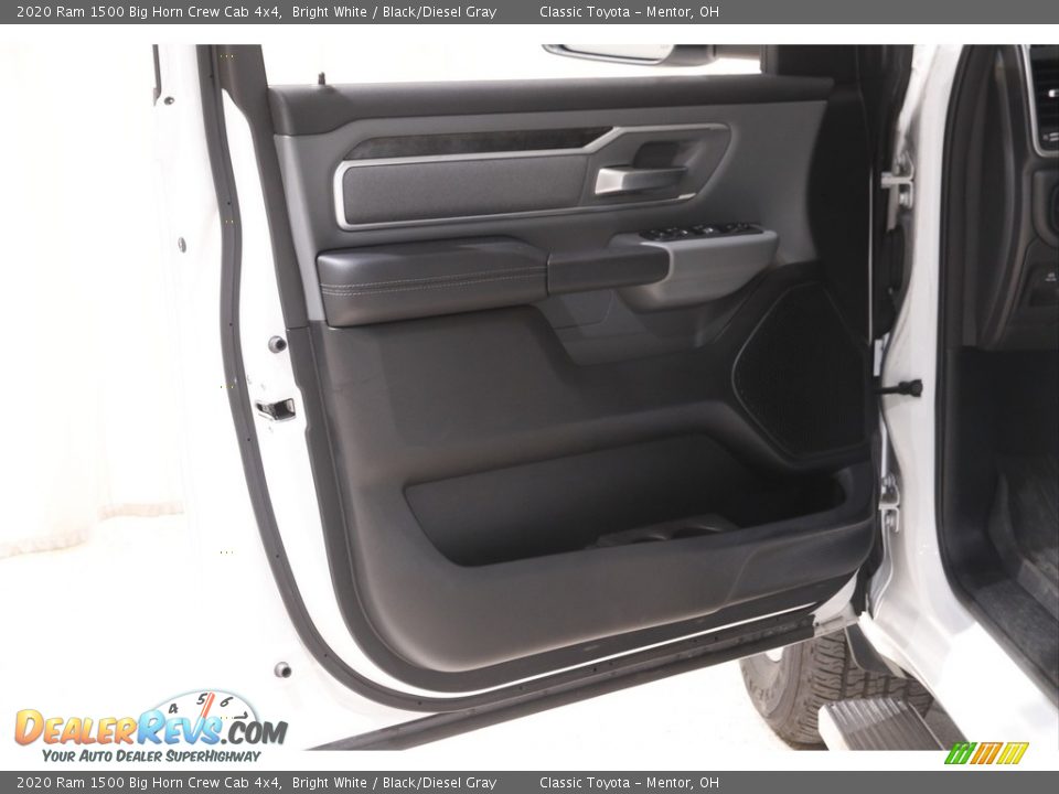 2020 Ram 1500 Big Horn Crew Cab 4x4 Bright White / Black/Diesel Gray Photo #4