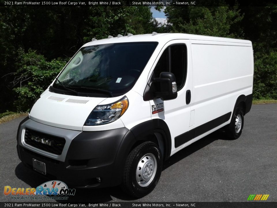 Front 3/4 View of 2021 Ram ProMaster 1500 Low Roof Cargo Van Photo #2