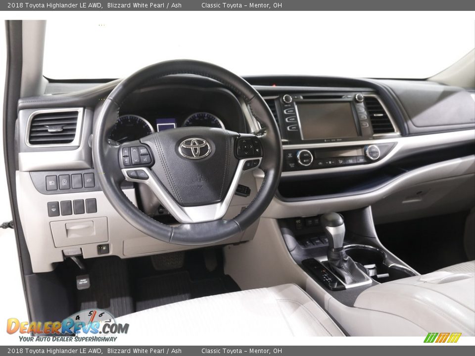 2018 Toyota Highlander LE AWD Blizzard White Pearl / Ash Photo #6