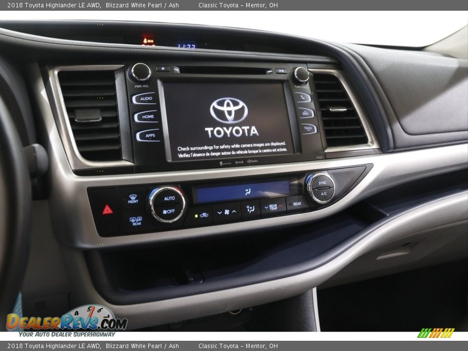 2018 Toyota Highlander LE AWD Blizzard White Pearl / Ash Photo #9