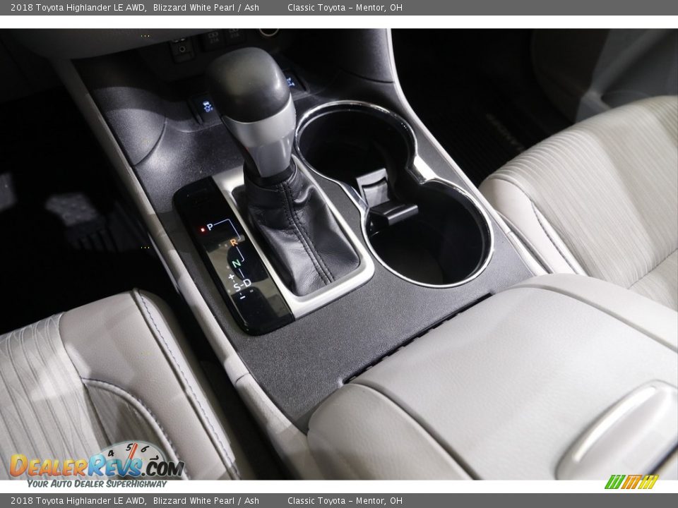 2018 Toyota Highlander LE AWD Blizzard White Pearl / Ash Photo #12