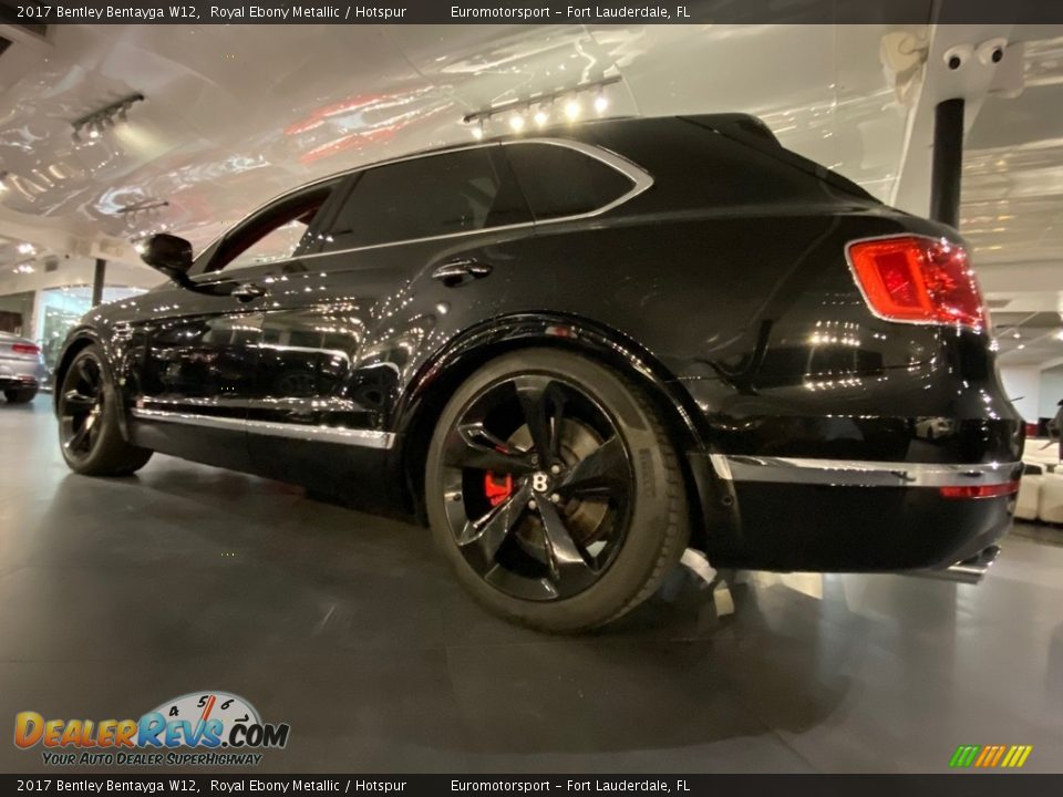 2017 Bentley Bentayga W12 Royal Ebony Metallic / Hotspur Photo #7