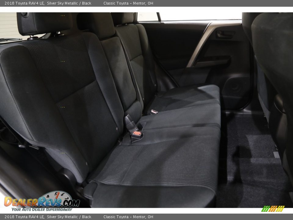 2018 Toyota RAV4 LE Silver Sky Metallic / Black Photo #14