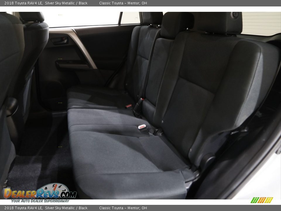 2018 Toyota RAV4 LE Silver Sky Metallic / Black Photo #15