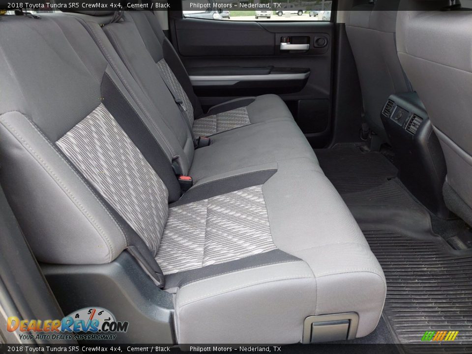 2018 Toyota Tundra SR5 CrewMax 4x4 Cement / Black Photo #23