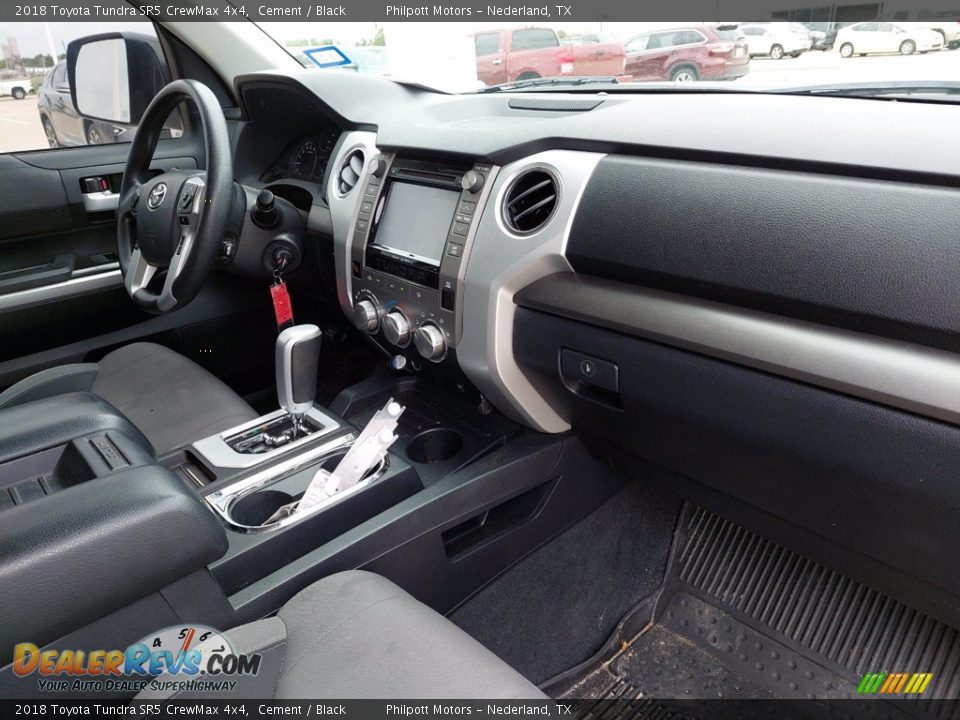 2018 Toyota Tundra SR5 CrewMax 4x4 Cement / Black Photo #26