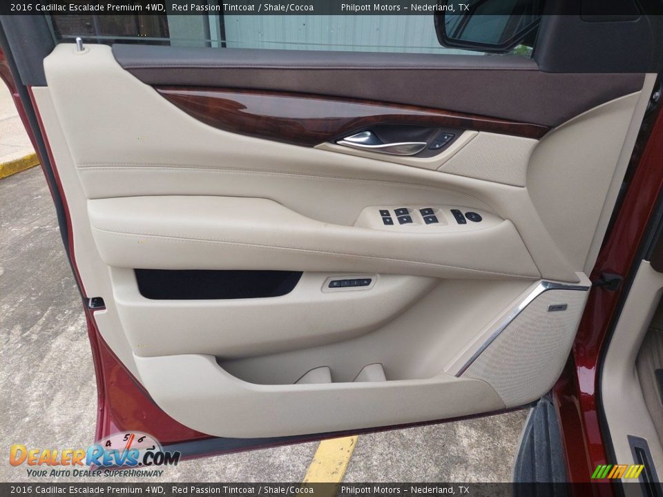 Door Panel of 2016 Cadillac Escalade Premium 4WD Photo #13