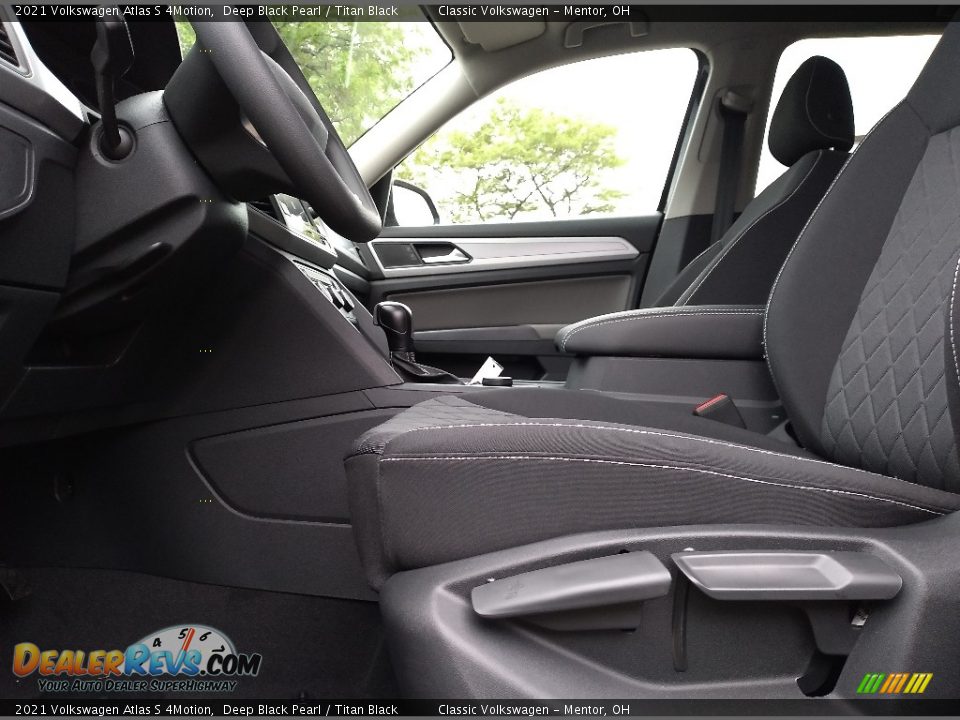 Front Seat of 2021 Volkswagen Atlas S 4Motion Photo #4