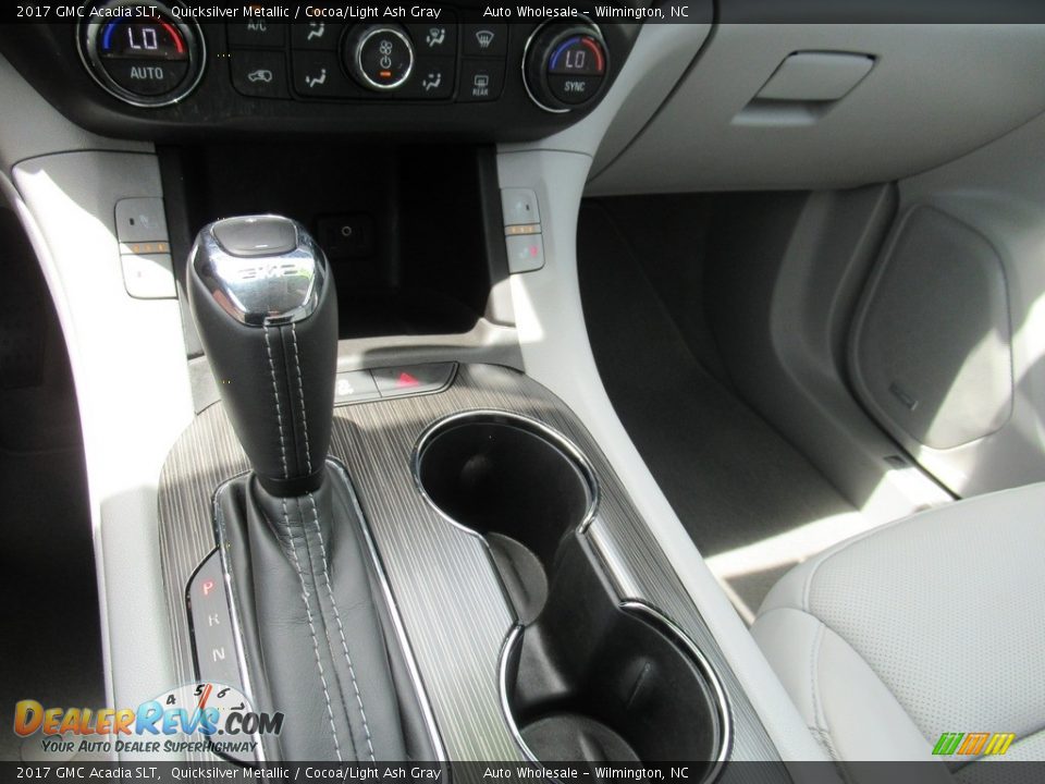 2017 GMC Acadia SLT Shifter Photo #19