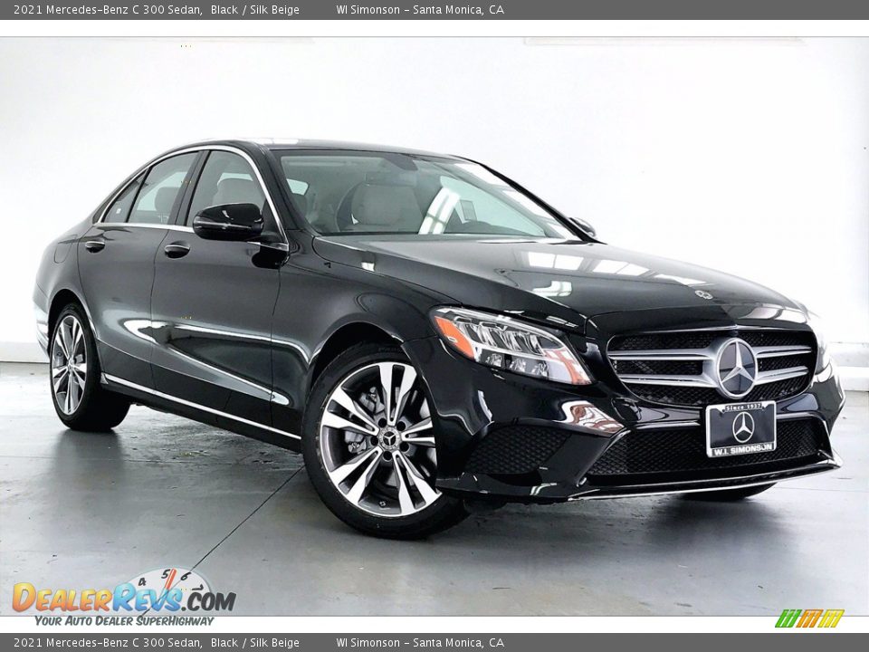 Front 3/4 View of 2021 Mercedes-Benz C 300 Sedan Photo #12