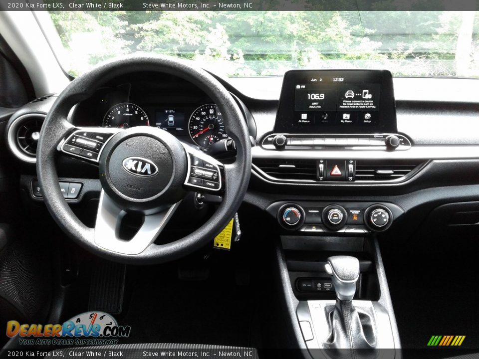 Dashboard of 2020 Kia Forte LXS Photo #17