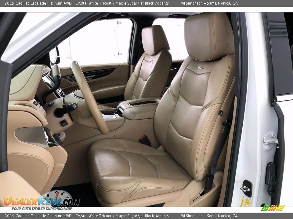 Front Seat of 2019 Cadillac Escalade Platinum 4WD Photo #18