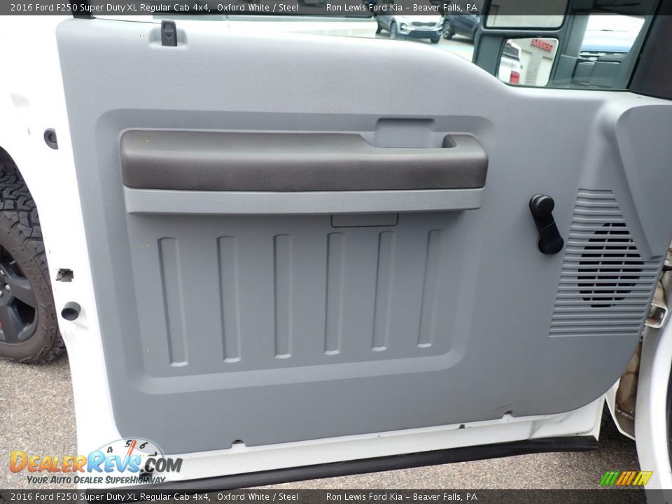 Door Panel of 2016 Ford F250 Super Duty XL Regular Cab 4x4 Photo #12