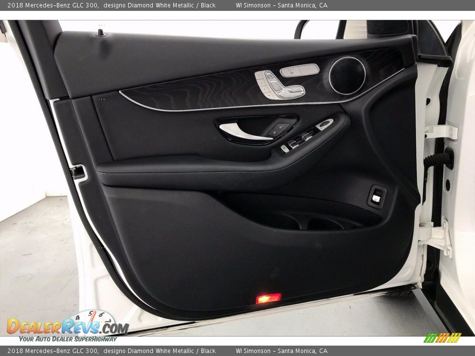 Door Panel of 2018 Mercedes-Benz GLC 300 Photo #26