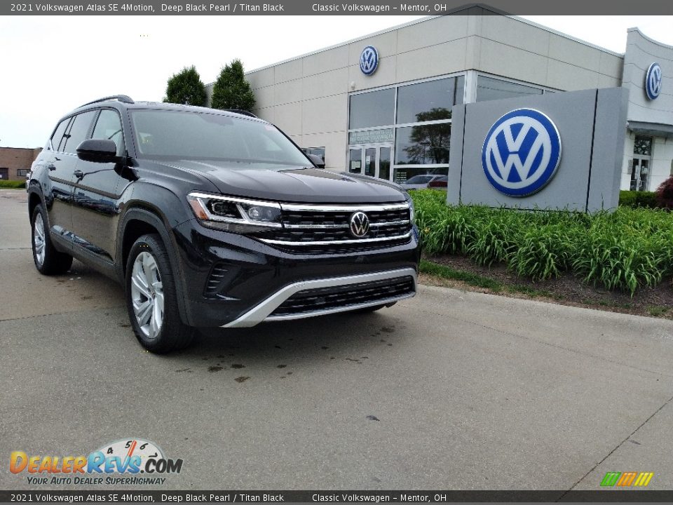 2021 Volkswagen Atlas SE 4Motion Deep Black Pearl / Titan Black Photo #1