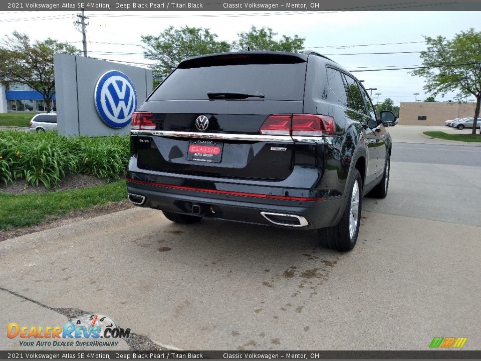 2021 Volkswagen Atlas SE 4Motion Deep Black Pearl / Titan Black Photo #2