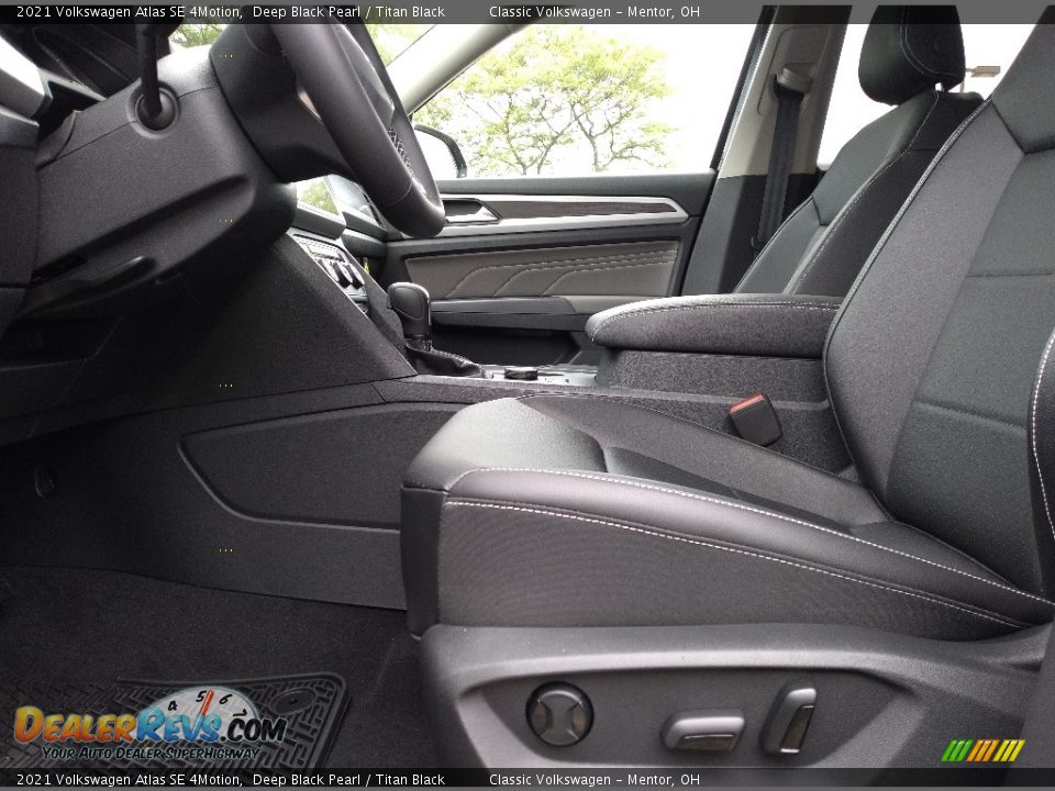 2021 Volkswagen Atlas SE 4Motion Deep Black Pearl / Titan Black Photo #4