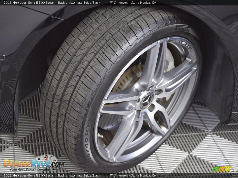 2018 Mercedes-Benz E 300 Sedan Black / Macchiato Beige/Black Photo #29