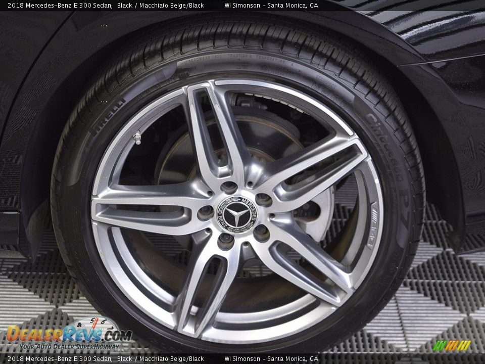 2018 Mercedes-Benz E 300 Sedan Black / Macchiato Beige/Black Photo #30