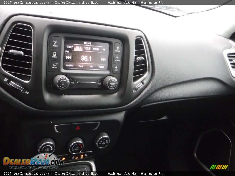 2017 Jeep Compass Latitude 4x4 Granite Crystal Metallic / Black Photo #15