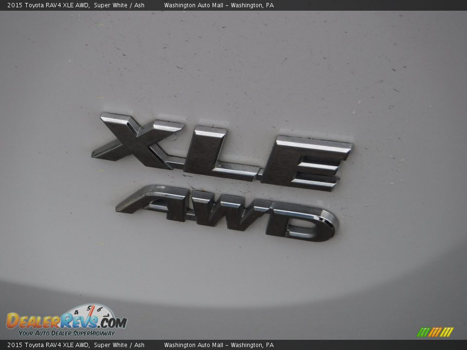 2015 Toyota RAV4 XLE AWD Super White / Ash Photo #10