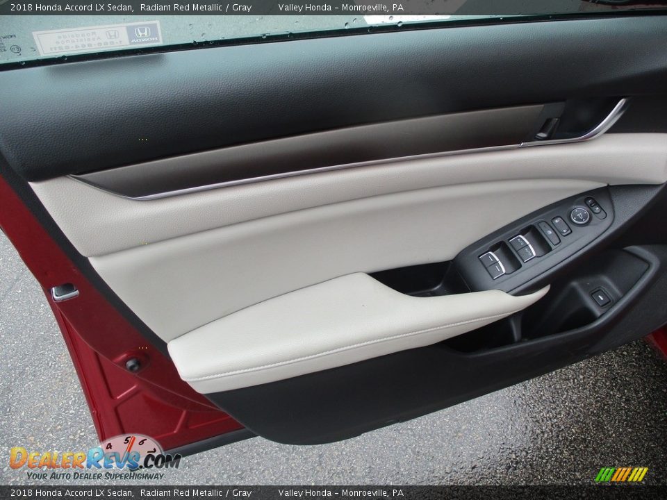 2018 Honda Accord LX Sedan Radiant Red Metallic / Gray Photo #10