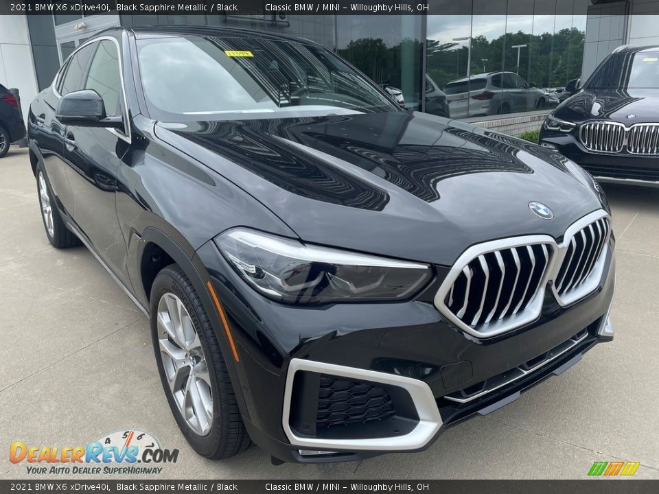 Front 3/4 View of 2021 BMW X6 xDrive40i Photo #1
