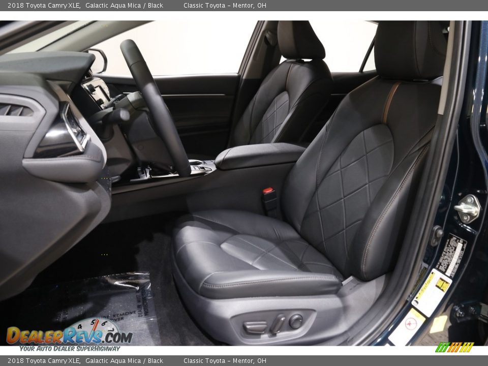 2018 Toyota Camry XLE Galactic Aqua Mica / Black Photo #5