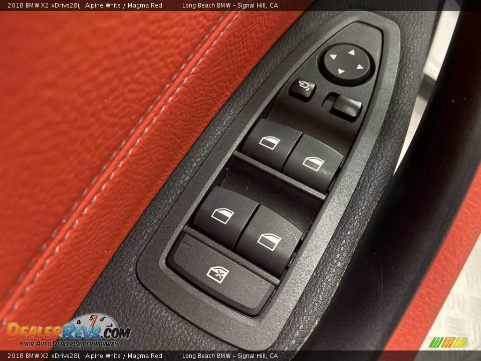 Door Panel of 2018 BMW X2 xDrive28i Photo #14