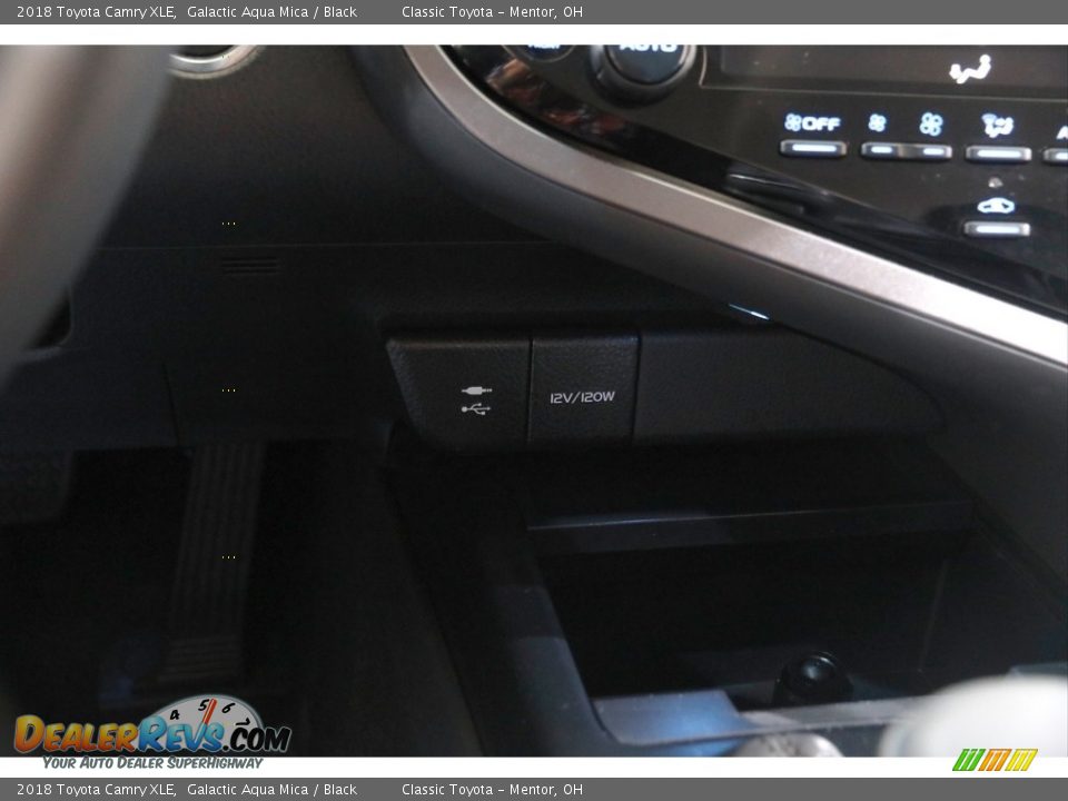 2018 Toyota Camry XLE Galactic Aqua Mica / Black Photo #13