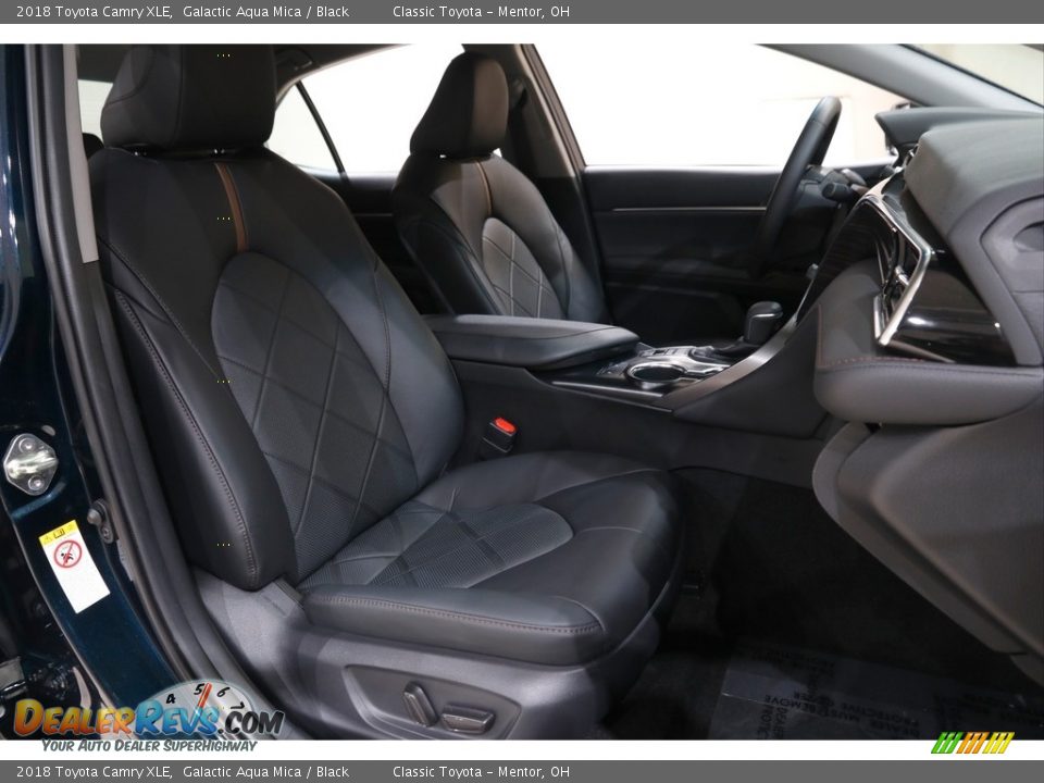 2018 Toyota Camry XLE Galactic Aqua Mica / Black Photo #14