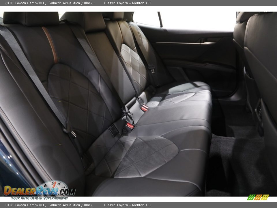 2018 Toyota Camry XLE Galactic Aqua Mica / Black Photo #15