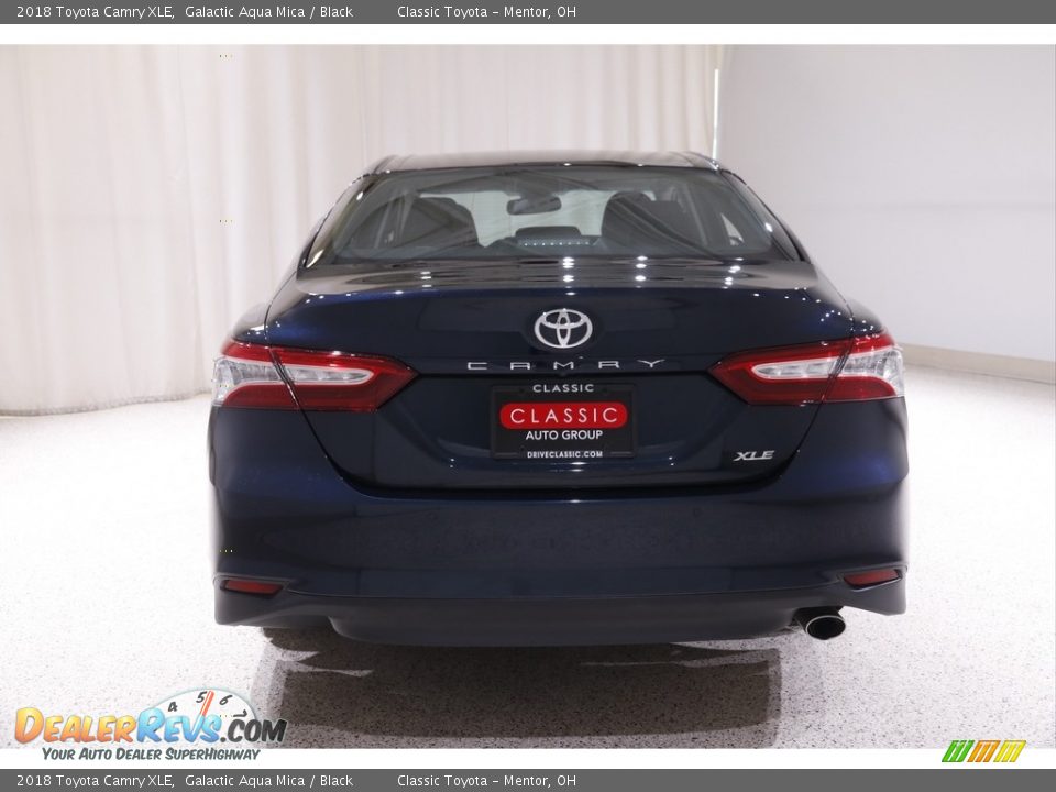 2018 Toyota Camry XLE Galactic Aqua Mica / Black Photo #17