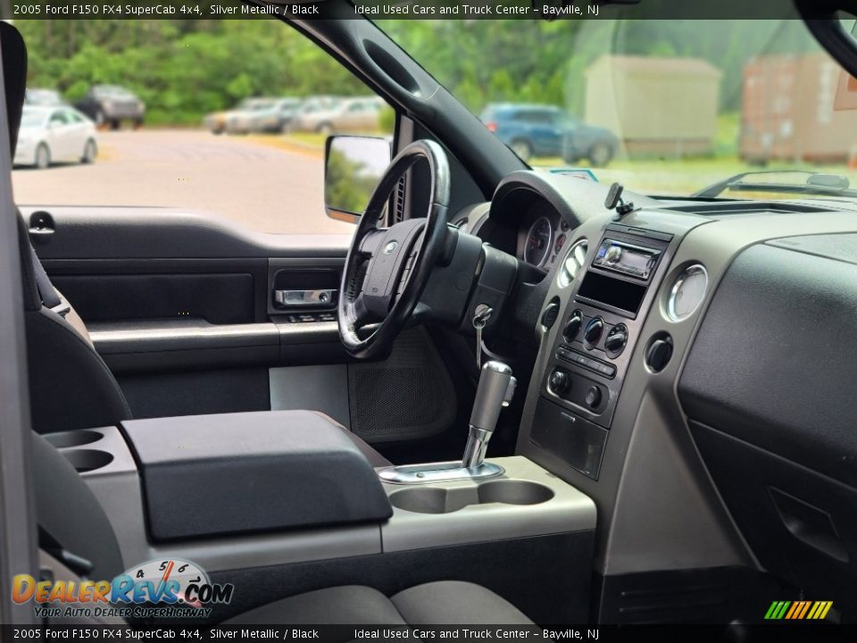 2005 Ford F150 FX4 SuperCab 4x4 Silver Metallic / Black Photo #10