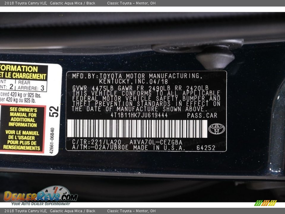 2018 Toyota Camry XLE Galactic Aqua Mica / Black Photo #19