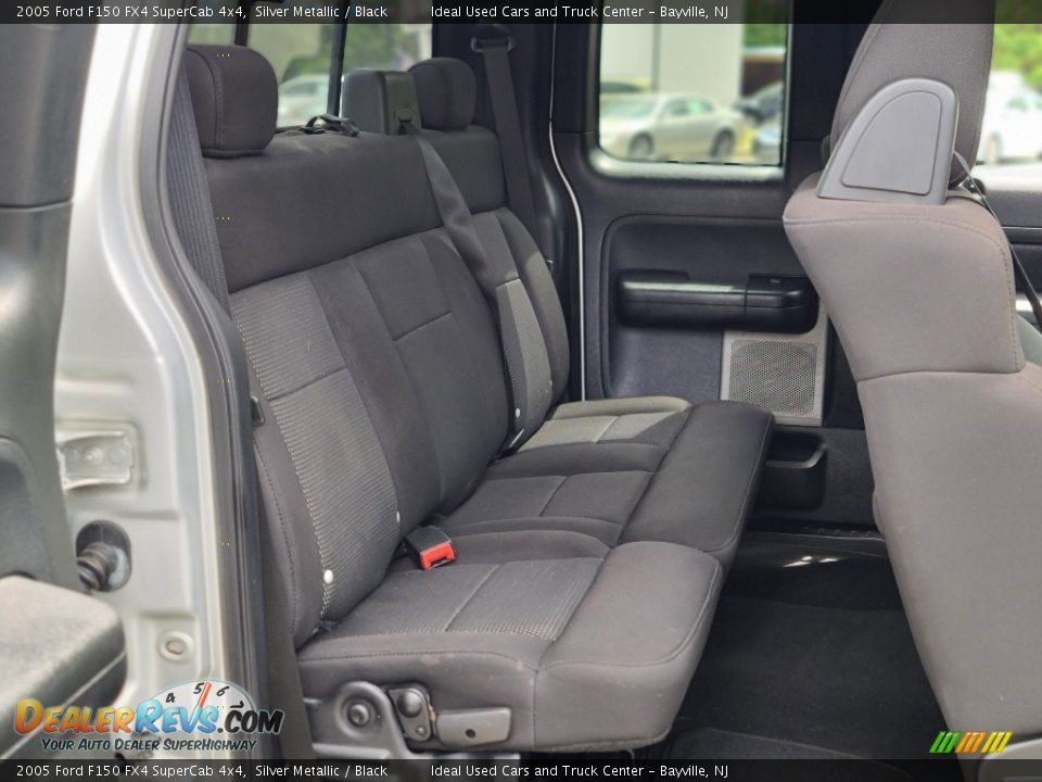 Rear Seat of 2005 Ford F150 FX4 SuperCab 4x4 Photo #11