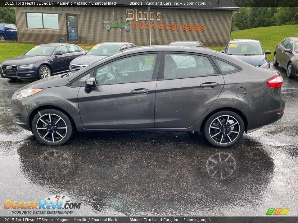 2015 Ford Fiesta SE Sedan Magnetic Metallic / Charcoal Black Photo #1