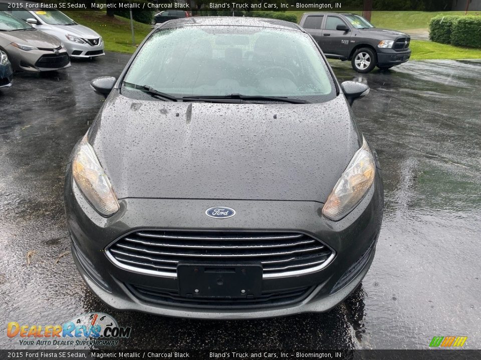 2015 Ford Fiesta SE Sedan Magnetic Metallic / Charcoal Black Photo #3