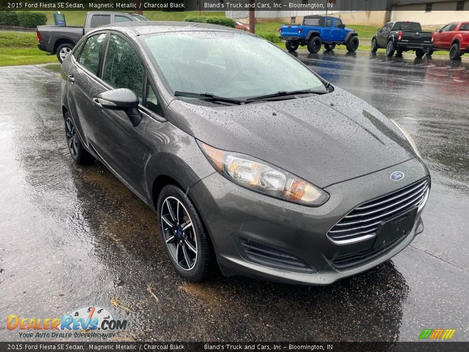 2015 Ford Fiesta SE Sedan Magnetic Metallic / Charcoal Black Photo #4