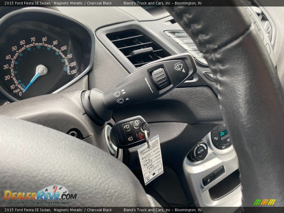 2015 Ford Fiesta SE Sedan Magnetic Metallic / Charcoal Black Photo #20