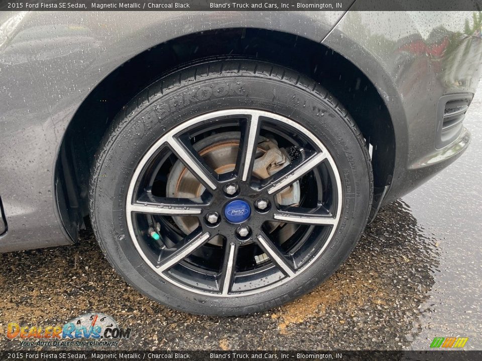 2015 Ford Fiesta SE Sedan Magnetic Metallic / Charcoal Black Photo #35