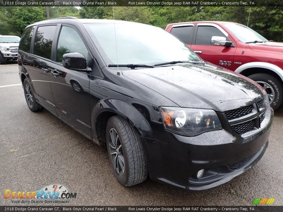 Front 3/4 View of 2018 Dodge Grand Caravan GT Photo #2