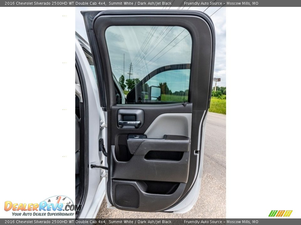 Door Panel of 2016 Chevrolet Silverado 2500HD WT Double Cab 4x4 Photo #27