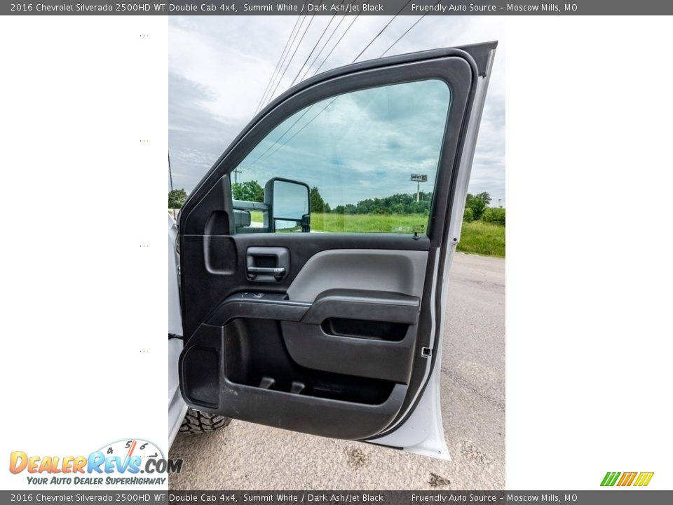 Door Panel of 2016 Chevrolet Silverado 2500HD WT Double Cab 4x4 Photo #28