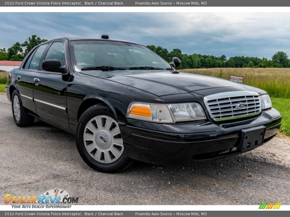 Front 3/4 View of 2010 Ford Crown Victoria Police Interceptor Photo #1