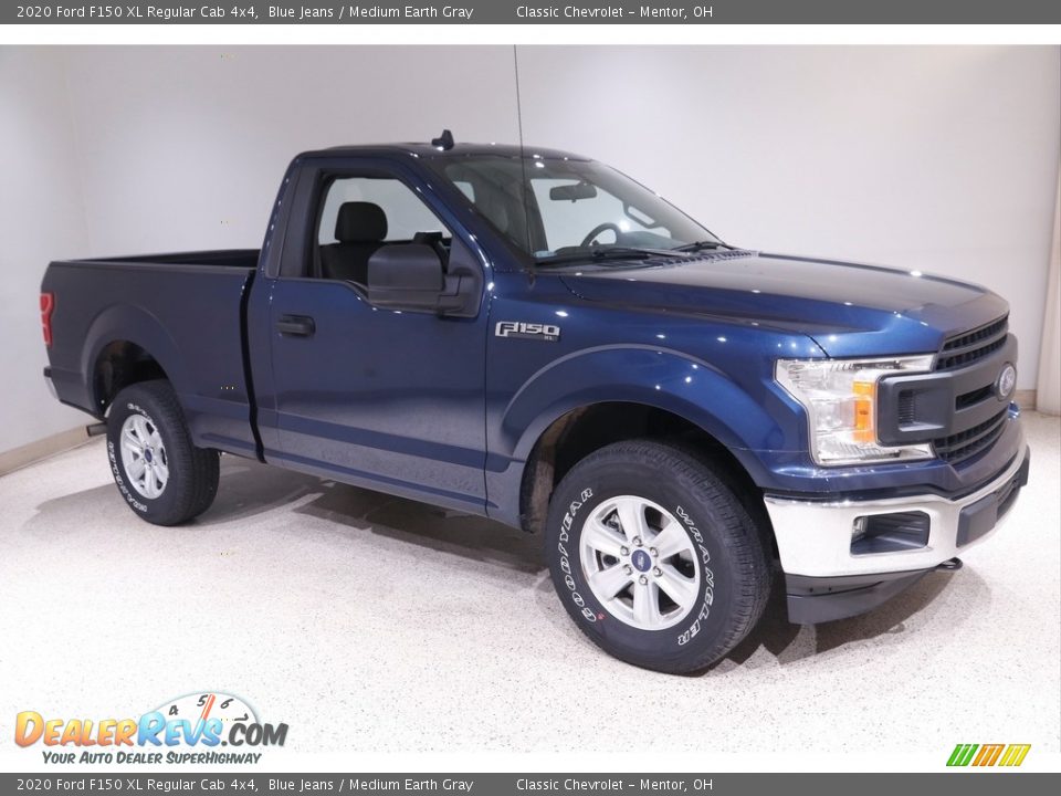 Front 3/4 View of 2020 Ford F150 XL Regular Cab 4x4 Photo #1